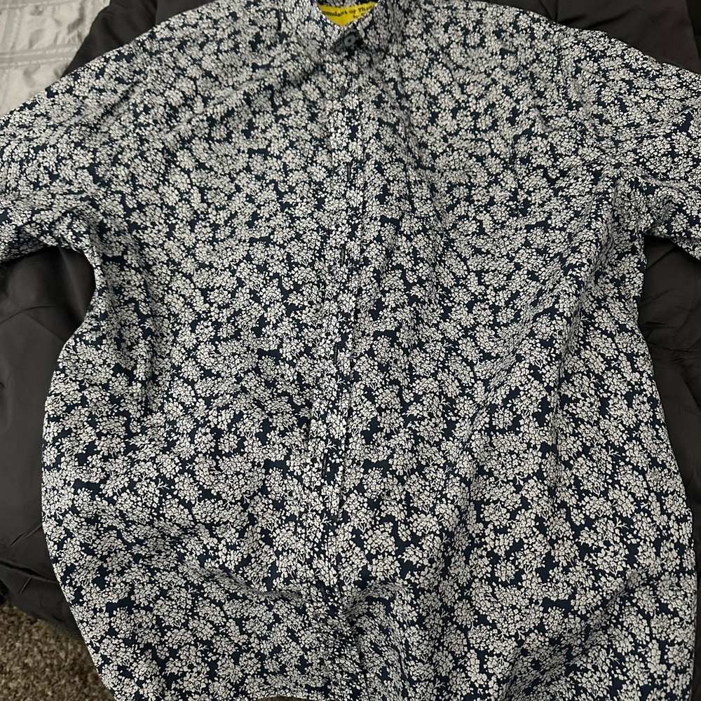 Descendent of Thieves Blue and White Casual Button Down Shirt (XL)